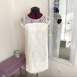 3/10 $ Beautiful ivory lace dress